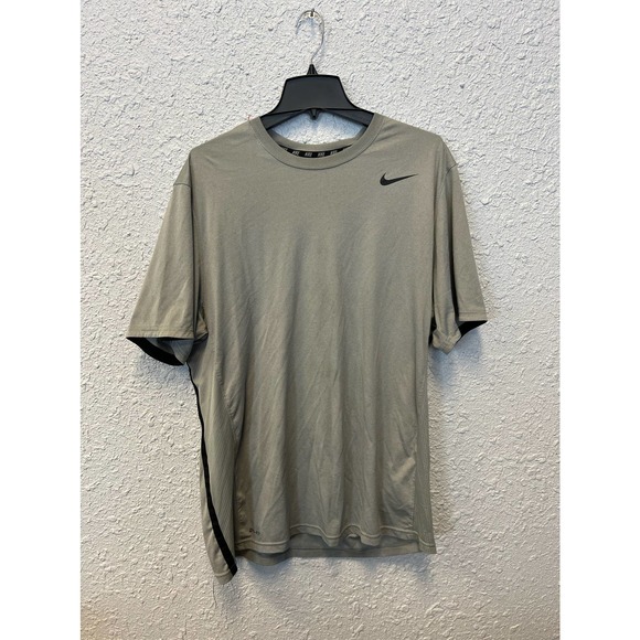 Men's Nike Dri-Fit Gray Athletic Style Shirt Size XL - Picture 1 of 8